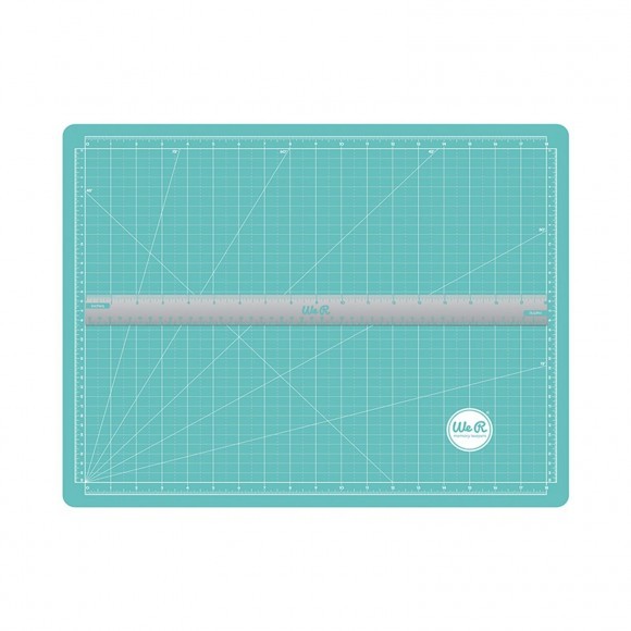 We R Memory Keepers •  scallopes magnetic cutting mat & ruler (70938-1)
